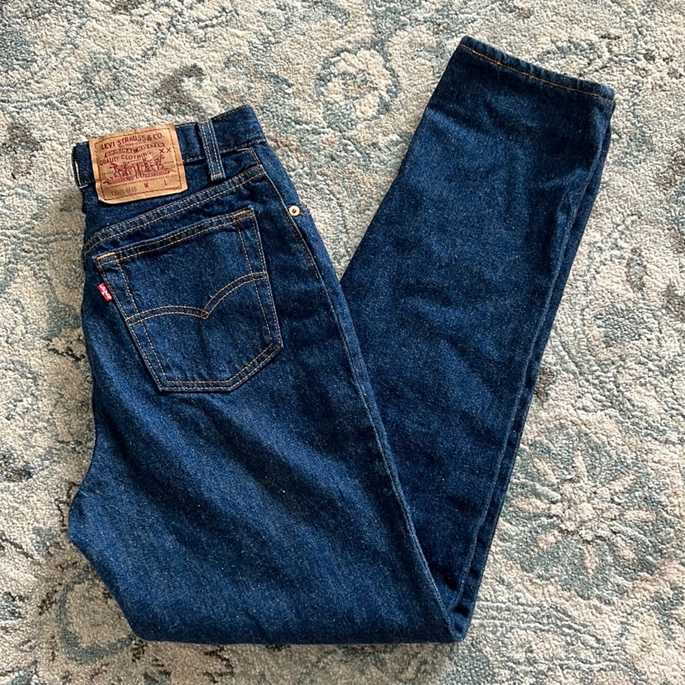 Womens levis size 28
